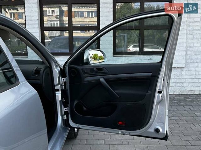 Сірий Шкода Октавія, об'ємом двигуна 1.6 л та пробігом 237 тис. км за 7990 $, фото 90 на Automoto.ua