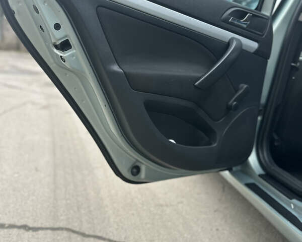 Серый Шкода Октавия, объемом двигателя 1.6 л и пробегом 261 тыс. км за 6100 $, фото 11 на Automoto.ua