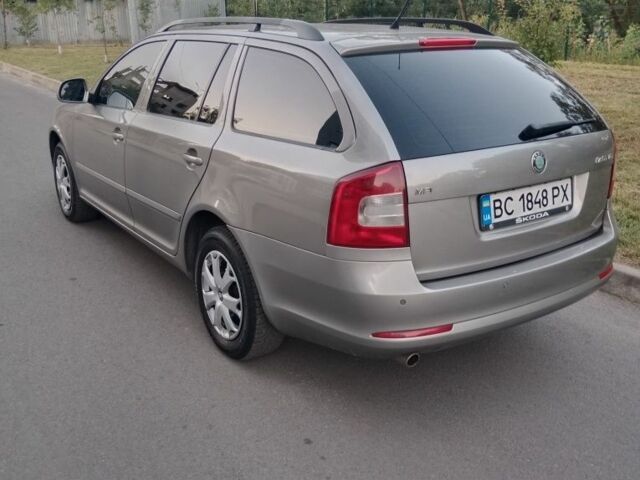 Серый Шкода Октавия, объемом двигателя 1.6 л и пробегом 270 тыс. км за 5600 $, фото 1 на Automoto.ua