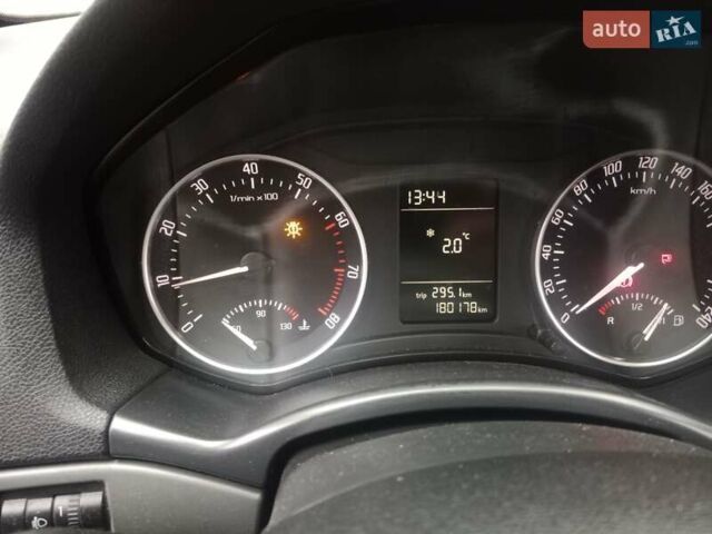 Серый Шкода Октавия, объемом двигателя 1.6 л и пробегом 180 тыс. км за 7900 $, фото 2 на Automoto.ua