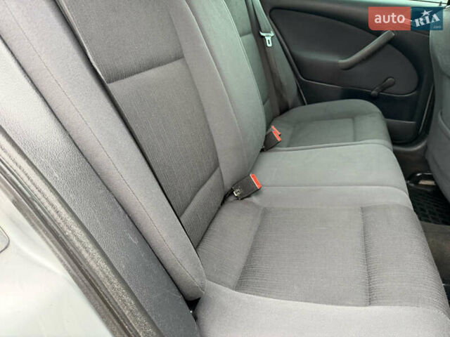 Серый Шкода Октавия, объемом двигателя 1.6 л и пробегом 205 тыс. км за 4750 $, фото 16 на Automoto.ua