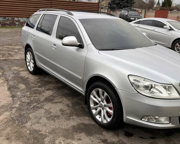 Серый Шкода Октавия, объемом двигателя 1.8 л и пробегом 256 тыс. км за 8500 $, фото 1 на Automoto.ua