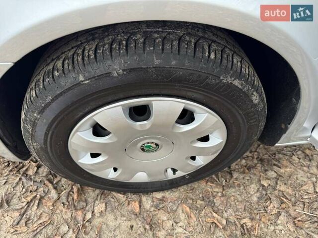 Серый Шкода Октавия, объемом двигателя 1.6 л и пробегом 182 тыс. км за 7700 $, фото 85 на Automoto.ua