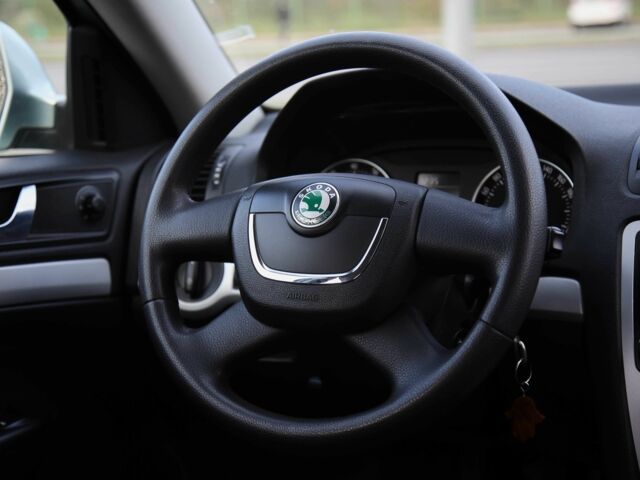 Серый Шкода Октавия, объемом двигателя 1.4 л и пробегом 205 тыс. км за 7900 $, фото 13 на Automoto.ua