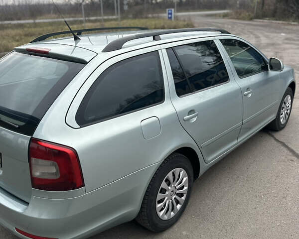 Серый Шкода Октавия, объемом двигателя 1.6 л и пробегом 261 тыс. км за 6100 $, фото 2 на Automoto.ua