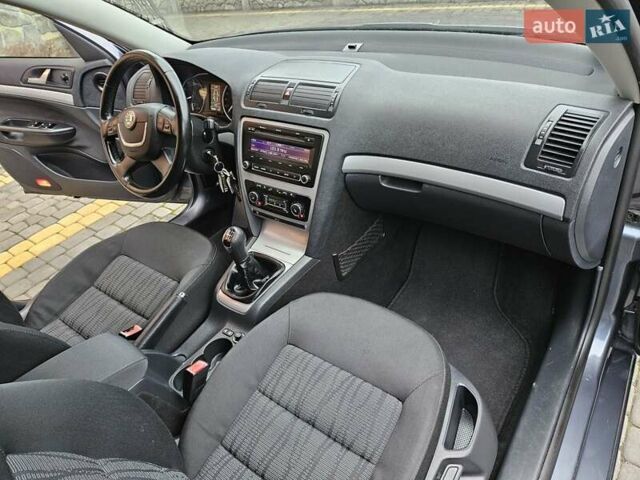 Серый Шкода Октавия, объемом двигателя 1.8 л и пробегом 178 тыс. км за 7300 $, фото 24 на Automoto.ua