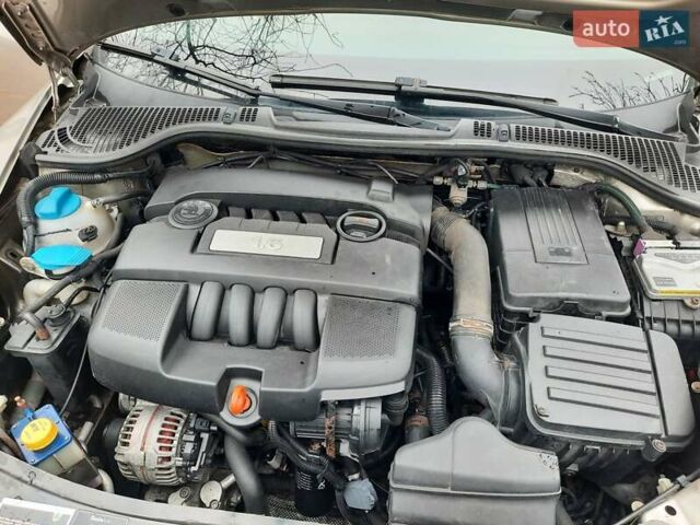 Серый Шкода Октавия, объемом двигателя 1.6 л и пробегом 250 тыс. км за 7370 $, фото 77 на Automoto.ua