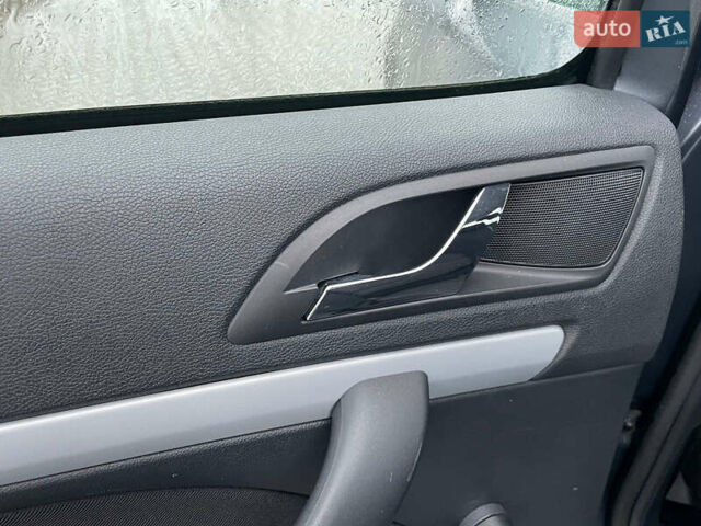 Серый Шкода Октавия, объемом двигателя 1.6 л и пробегом 181 тыс. км за 8888 $, фото 140 на Automoto.ua