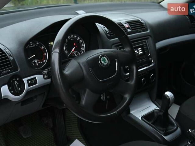 Сірий Шкода Октавія, об'ємом двигуна 1.6 л та пробігом 232 тис. км за 7700 $, фото 2 на Automoto.ua