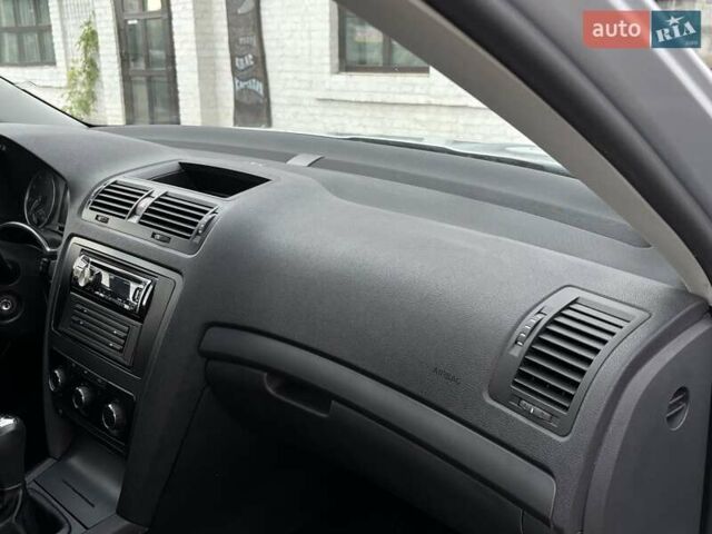 Сірий Шкода Октавія, об'ємом двигуна 1.6 л та пробігом 237 тис. км за 7990 $, фото 95 на Automoto.ua