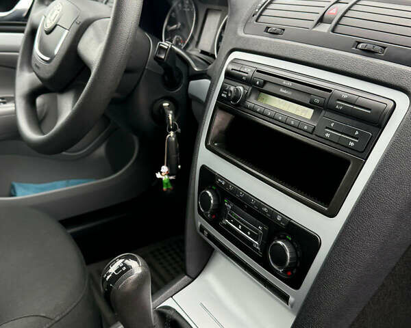 Сірий Шкода Октавія, об'ємом двигуна 1.6 л та пробігом 176 тис. км за 8999 $, фото 83 на Automoto.ua