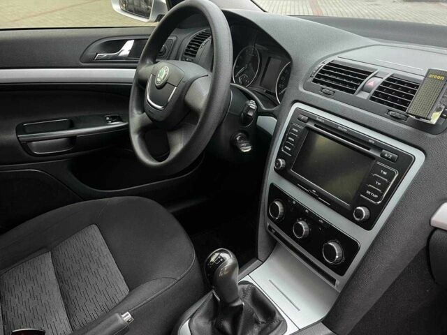 Серый Шкода Октавия, объемом двигателя 1.6 л и пробегом 188 тыс. км за 6900 $, фото 13 на Automoto.ua