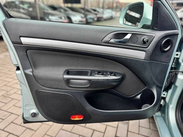 Серый Шкода Октавия, объемом двигателя 1.4 л и пробегом 229 тыс. км за 8000 $, фото 11 на Automoto.ua