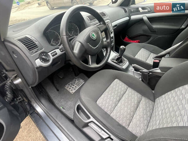 Сірий Шкода Октавія, об'ємом двигуна 1.8 л та пробігом 212 тис. км за 10100 $, фото 14 на Automoto.ua