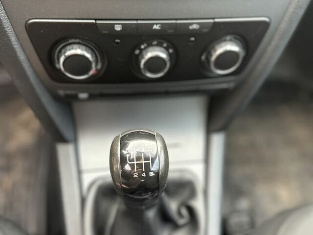 Серый Шкода Октавия, объемом двигателя 1.4 л и пробегом 172 тыс. км за 7600 $, фото 9 на Automoto.ua