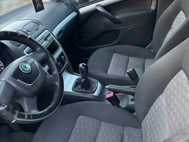 Серый Шкода Октавия, объемом двигателя 1.9 л и пробегом 400 тыс. км за 2999 $, фото 5 на Automoto.ua