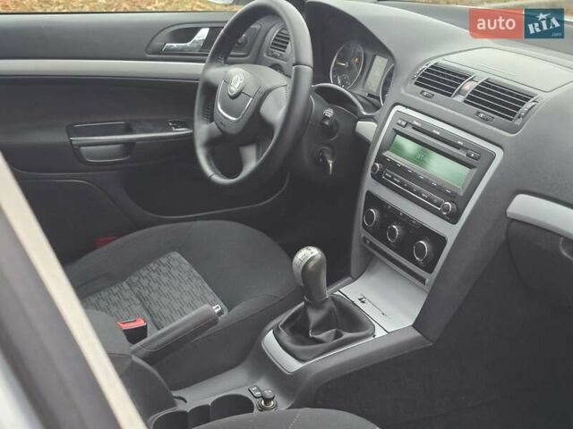 Сірий Шкода Октавія, об'ємом двигуна 0 л та пробігом 180 тис. км за 6700 $, фото 21 на Automoto.ua