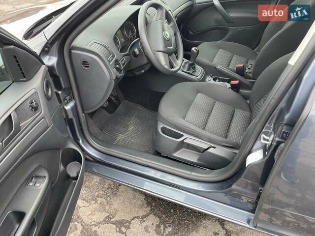 Сірий Шкода Октавія, об'ємом двигуна 0 л та пробігом 240 тис. км за 5800 $, фото 4 на Automoto.ua