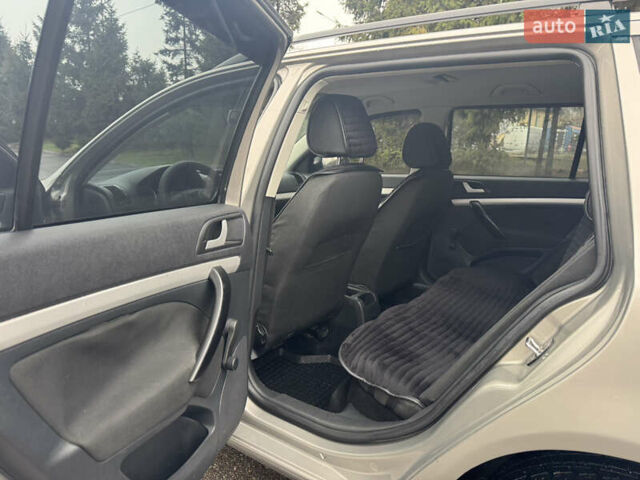 Серый Шкода Октавия, объемом двигателя 1.6 л и пробегом 218 тыс. км за 8200 $, фото 10 на Automoto.ua