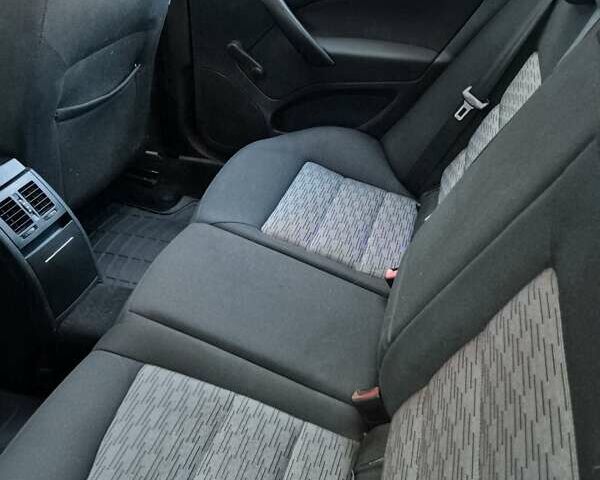 Сірий Шкода Октавія, об'ємом двигуна 1.6 л та пробігом 241 тис. км за 7599 $, фото 5 на Automoto.ua