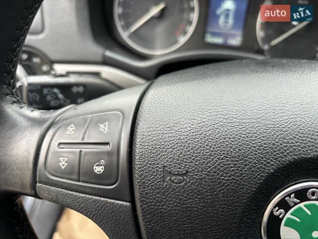 Сірий Шкода Октавія, об'ємом двигуна 1.6 л та пробігом 242 тис. км за 6600 $, фото 26 на Automoto.ua