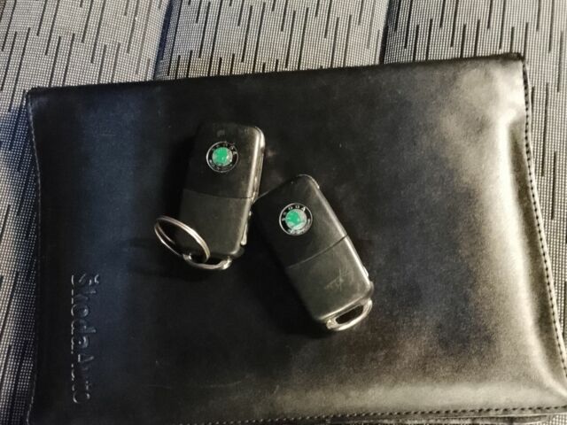 Сірий Шкода Октавія, об'ємом двигуна 0 л та пробігом 205 тис. км за 7100 $, фото 22 на Automoto.ua