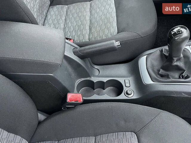 Серый Шкода Октавия, объемом двигателя 1.6 л и пробегом 181 тыс. км за 8888 $, фото 106 на Automoto.ua