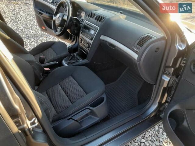 Серый Шкода Октавия, объемом двигателя 1.9 л и пробегом 162 тыс. км за 9700 $, фото 9 на Automoto.ua