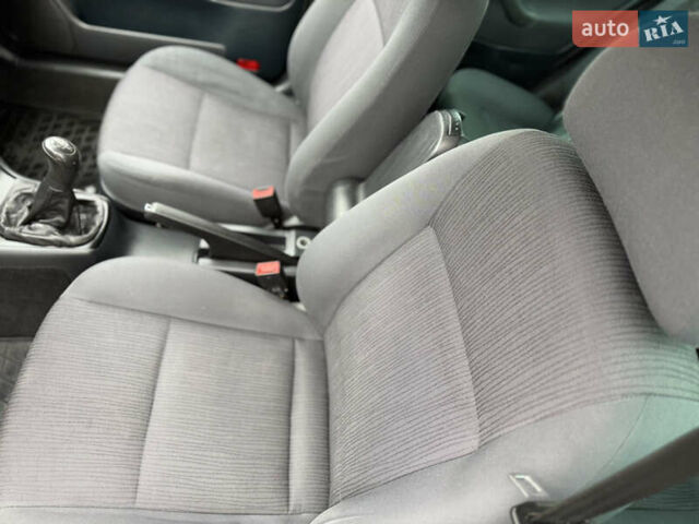 Серый Шкода Октавия, объемом двигателя 1.6 л и пробегом 205 тыс. км за 4750 $, фото 30 на Automoto.ua