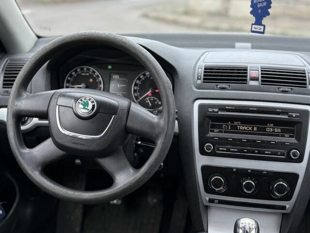 Сірий Шкода Октавія, об'ємом двигуна 0 л та пробігом 300 тис. км за 3650 $, фото 6 на Automoto.ua