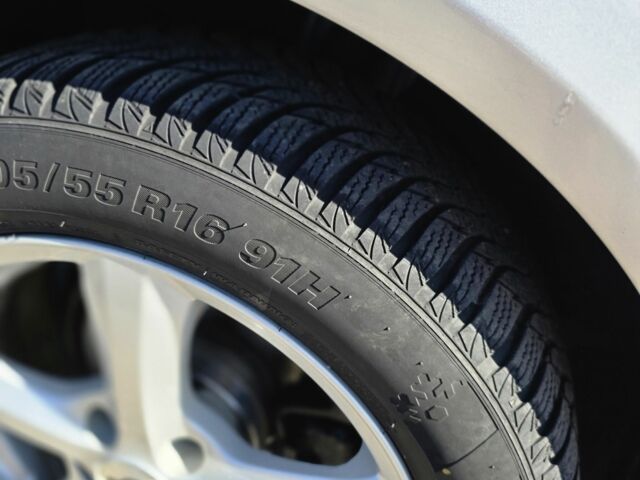 Серый Шкода Октавия, объемом двигателя 2 л и пробегом 240 тыс. км за 8600 $, фото 8 на Automoto.ua