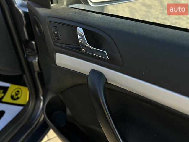 Серый Шкода Октавия, объемом двигателя 1.39 л и пробегом 188 тыс. км за 6600 $, фото 18 на Automoto.ua