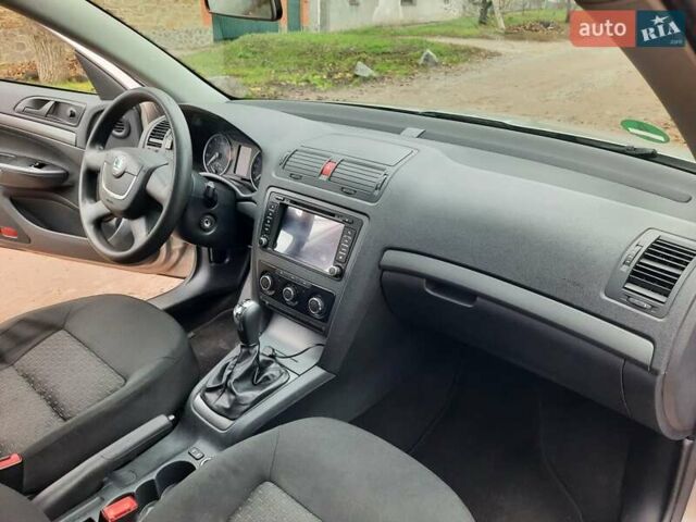 Серый Шкода Октавия, объемом двигателя 1.6 л и пробегом 250 тыс. км за 7370 $, фото 40 на Automoto.ua