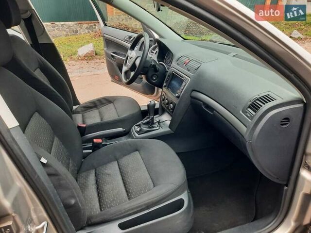 Серый Шкода Октавия, объемом двигателя 1.6 л и пробегом 250 тыс. км за 7370 $, фото 36 на Automoto.ua