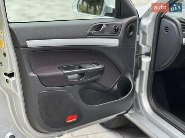 Серый Шкода Октавия, объемом двигателя 1.6 л и пробегом 212 тыс. км за 7400 $, фото 15 на Automoto.ua