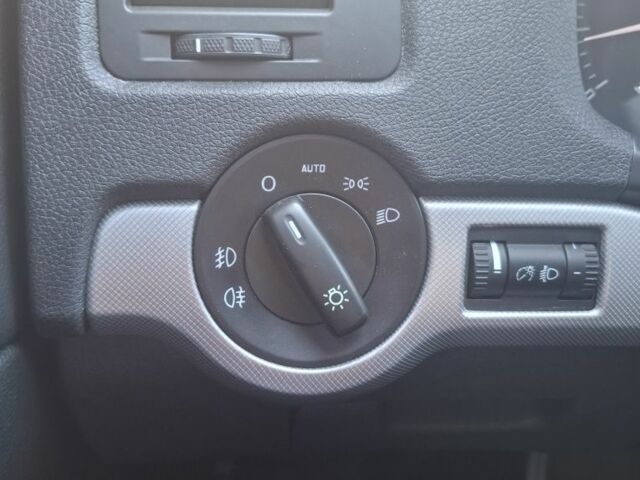 Серый Шкода Октавия, объемом двигателя 1.8 л и пробегом 232 тыс. км за 7400 $, фото 2 на Automoto.ua