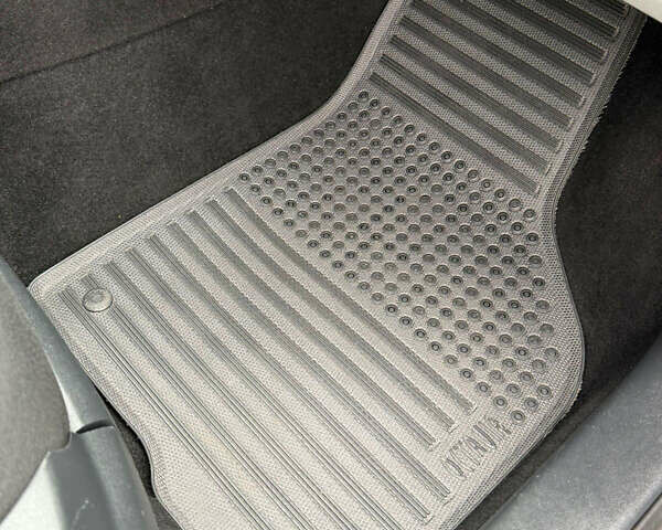 Серый Шкода Октавия, объемом двигателя 1.6 л и пробегом 176 тыс. км за 8999 $, фото 97 на Automoto.ua