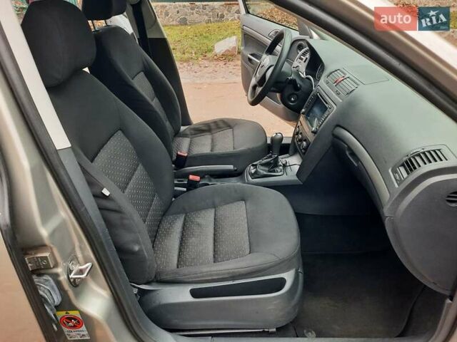 Серый Шкода Октавия, объемом двигателя 1.6 л и пробегом 250 тыс. км за 7370 $, фото 42 на Automoto.ua