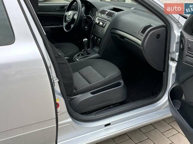 Сірий Шкода Октавія, об'ємом двигуна 1.6 л та пробігом 237 тис. км за 7990 $, фото 97 на Automoto.ua
