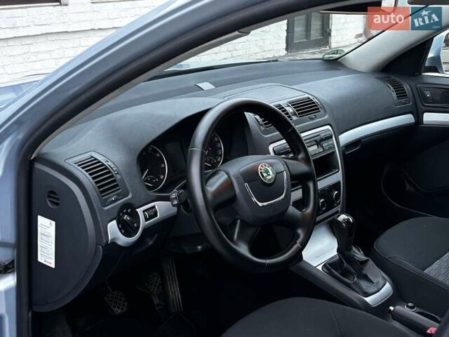 Серый Шкода Октавия, объемом двигателя 1.6 л и пробегом 203 тыс. км за 8099 $, фото 95 на Automoto.ua