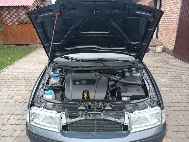 Серый Шкода Октавия, объемом двигателя 1.6 л и пробегом 224 тыс. км за 5999 $, фото 1 на Automoto.ua