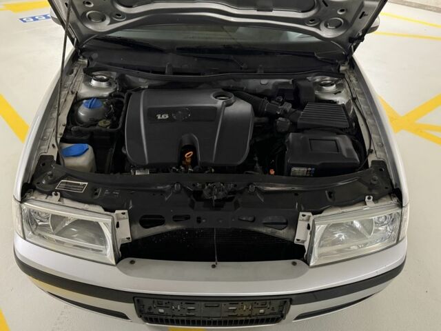 Серый Шкода Октавия, объемом двигателя 1.6 л и пробегом 235 тыс. км за 2900 $, фото 9 на Automoto.ua