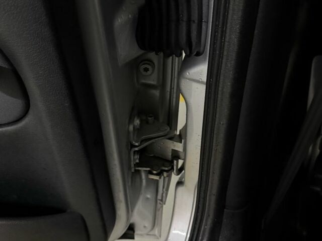 Серый Шкода Октавия, объемом двигателя 1.6 л и пробегом 235 тыс. км за 2900 $, фото 19 на Automoto.ua