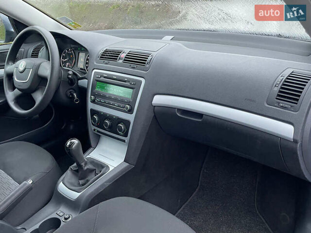 Сірий Шкода Октавія, об'ємом двигуна 1.6 л та пробігом 181 тис. км за 8999 $, фото 145 на Automoto.ua