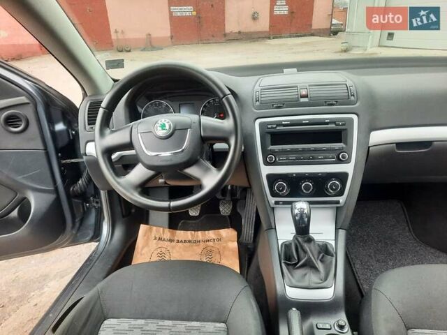 Серый Шкода Октавия, объемом двигателя 1.6 л и пробегом 183 тыс. км за 8600 $, фото 38 на Automoto.ua