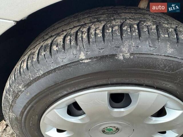 Серый Шкода Октавия, объемом двигателя 1.6 л и пробегом 182 тыс. км за 7700 $, фото 86 на Automoto.ua