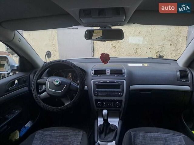 Серый Шкода Октавия, объемом двигателя 1.8 л и пробегом 241 тыс. км за 7700 $, фото 9 на Automoto.ua