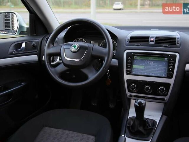Серый Шкода Октавия, объемом двигателя 1.4 л и пробегом 205 тыс. км за 7900 $, фото 10 на Automoto.ua