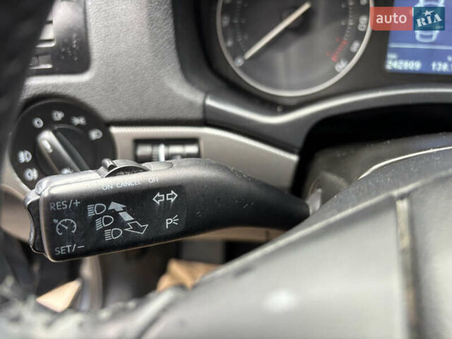 Сірий Шкода Октавія, об'ємом двигуна 1.6 л та пробігом 242 тис. км за 6600 $, фото 29 на Automoto.ua