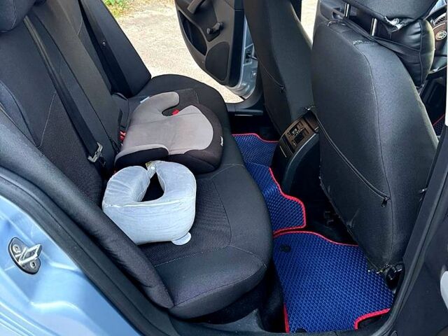 Серый Шкода Октавия, объемом двигателя 1.6 л и пробегом 302 тыс. км за 7500 $, фото 10 на Automoto.ua